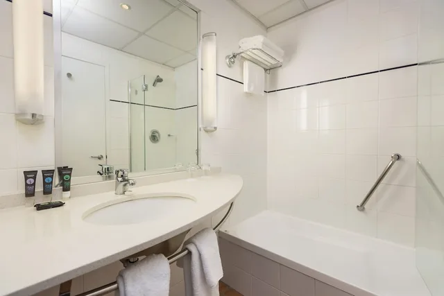 غرفة سوبيريور بسريرين كوين، NOVOTEL AUCKLAND ELLERSLIE 9/10
