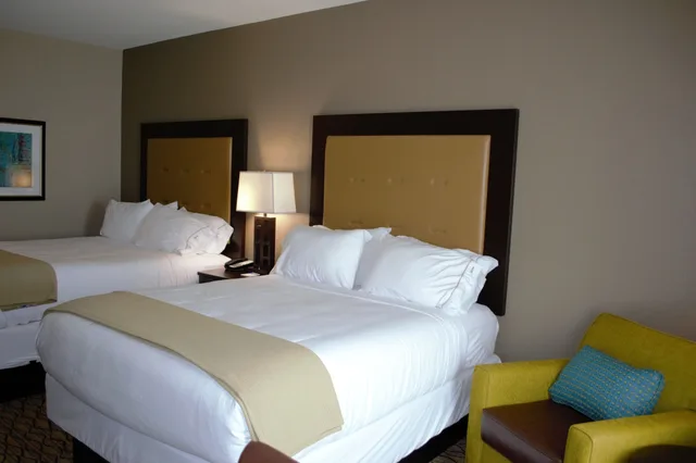 غرفة قياسية بسريرين كوين، Holiday Inn Express Hotel And Suites St Joseph 3/4