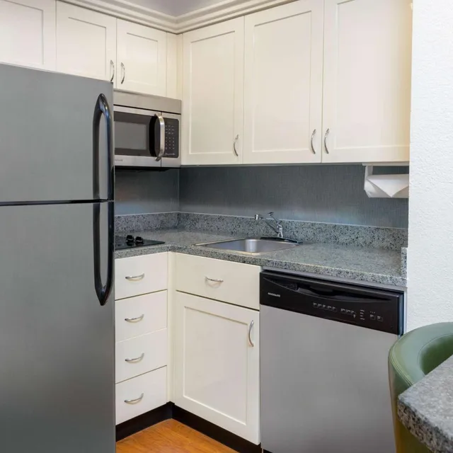 جناح بسرير كوين مع أريكة لذوي الإعاقة، Homewood Suites by Hilton Bonita Springs Naples North 8/9