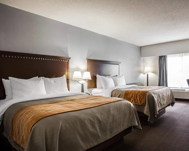 غرفة ديلوكس بسريرين كوين مع أريكة، Comfort Inn and Suites Lumberton Central I-95 1/7