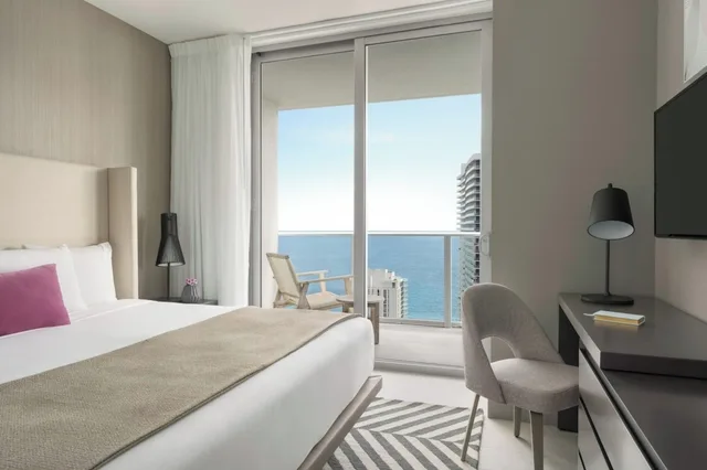 Suite, Multiple Beds, City View, Corner، Hyde Beach House 3/3