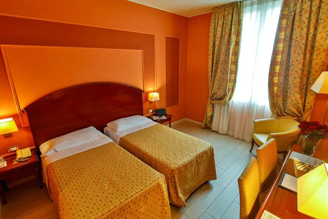 غرفة بسرير مزدوج مع سرير إضافي، Savoia Hotel Regency 1/7