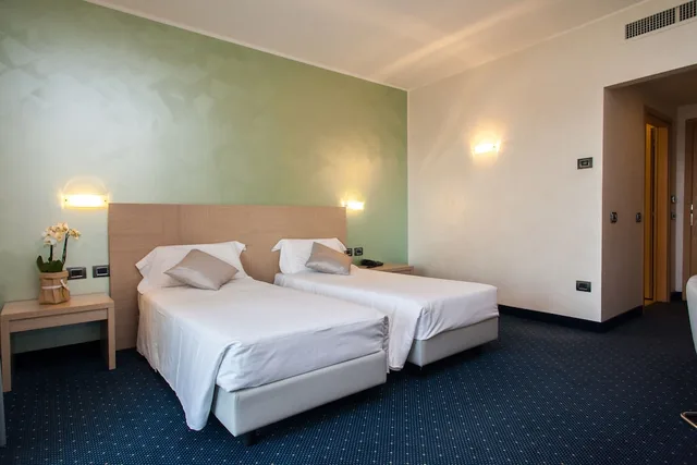 غرفة بسريرين منفصلين، Palace Hotel Zingonia 3/5