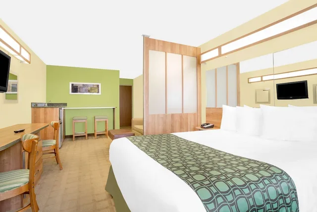 جناح بسرير كوين لذوي الإعاقة، Microtel Inn Suites By Wyndham Tuscumbia Muscle Shoals 3/10