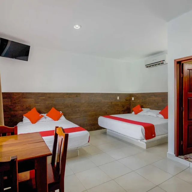 غرفة قياسية بسريرين، OYO Hotel Palma Real 5/10