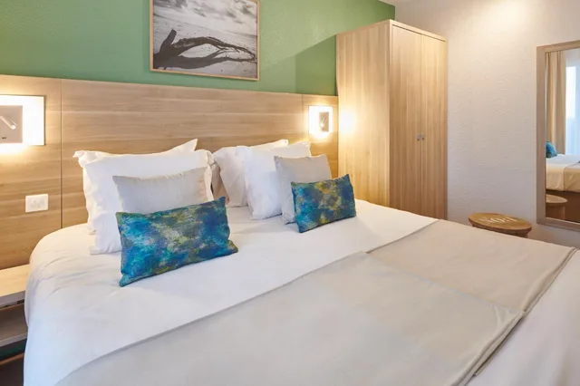 Room, Twin Beds, Hotel Les Terrasses D Atlanthal 7/10