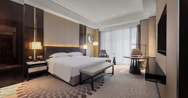 غرفة قياسية بسرير كينج مع دخول صالة النادي، Holiday Inn Express Changsha Yuhua by IHG 1/1