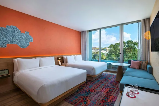 غرفة بسريرين كوين بشرفة، Aloft Playa Del Carmen 1/4