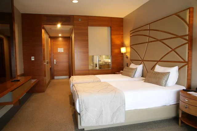 غرفة بسريرين منفصلين بإطلالة على المدينة، Cevahir Hotel Istanbul Asia 2/2