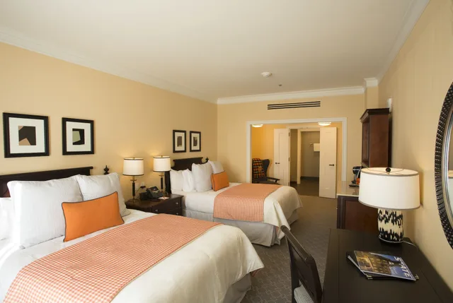 Deluxe, Single, 2 Queen Beds, Garden View, Terrace، The Atherton Hotel At OSU 2/6