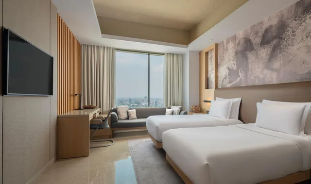 Room, Twin Beds, Alila Solo 2/2