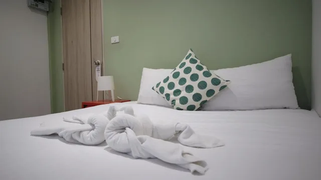 غرفة مفردة بإطلالة على المسبح، Resort V Mrt Huai Kwang 3/5