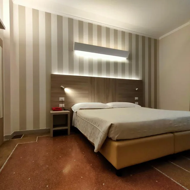 غرفة بسرير مزدوج بإطلالة على البحر بشرفة، Hotel Vittoria 4/8