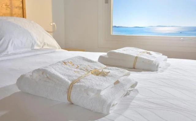 Luxury, Suite, Queen Bed, Beach Front, Outdoor Jetted Tub، Anax Resort and Spa 5/7