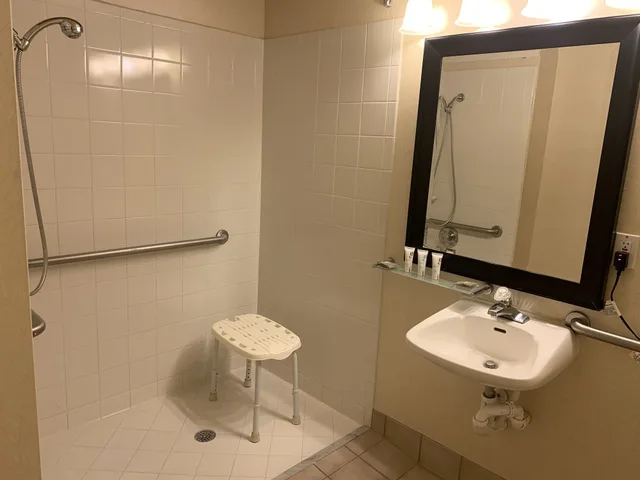 غرفة بسرير كينج لذوي الإعاقة، Country Inn & Suites by Radisson, West Valley City, UT 9/10