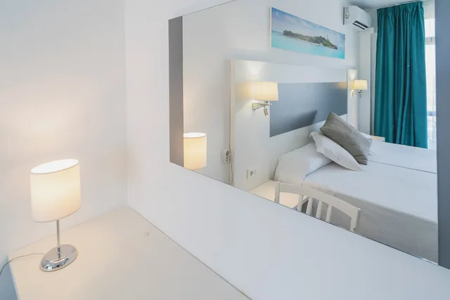 غرفة سوبيريور مفردة بإطلالة على البحر، Hotel Amic Miraflores 7/9