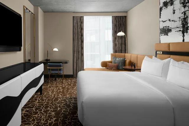 غرفة بسرير كينج بإطلالة على المدينة لذوي الإعاقة، Hotel Fraye Nashville Midtown, Curio Collection by Hilton 1/4