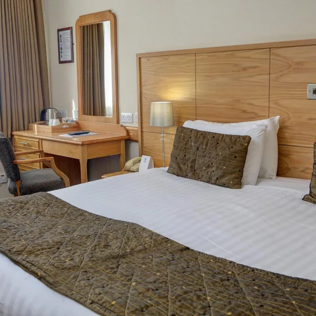 غرفة كلوب سوبيريور بسرير كينج، Best Western Kings Manor Hotel 5/10