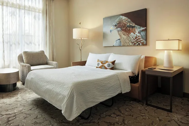 جناح بسرير كينج بغرفة نوم واحدة مع أريكة لذوي الإعاقة، Charleston Kiawah Island/Andell Inn 1/2