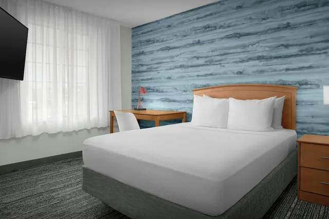 جناح بسرير كوين بغرفة نوم واحدة مع أريكة، TownePlace Suites by Marriott Albuquerque Airport 1/10