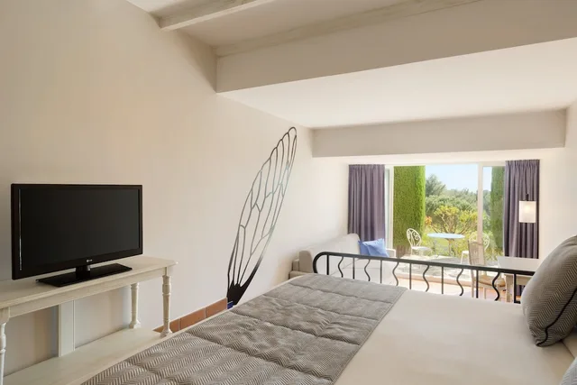 غرفة عائلية بسرير كوين مع أريكة، Le Fregate Provence 3/4