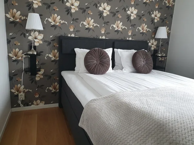 غرفة أساسية بسرير كوين، Smålandsstenar Hotell 3/5