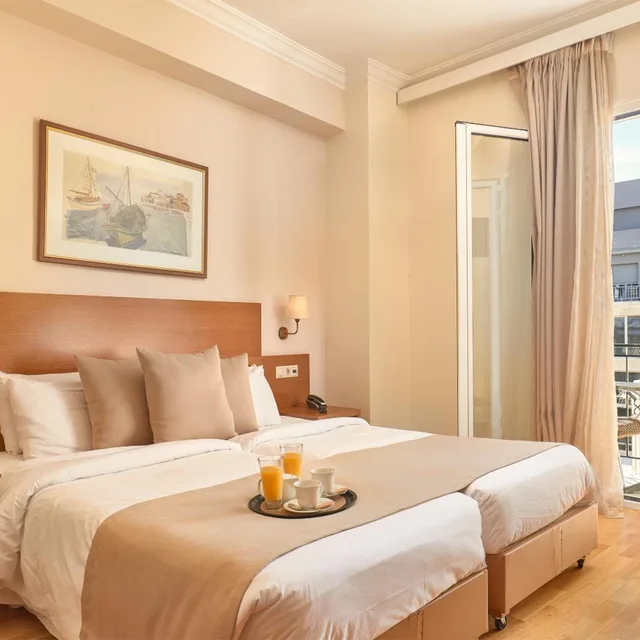 غرفة سوبيريور بسريرين منفصلين بإطلالة، Athos Hotel 1/10