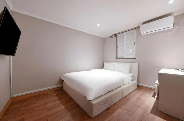غرفة بسرير مزدوج، Hotel Mini 2/2