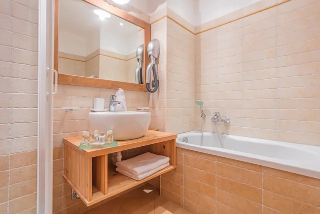 Deluxe, Suite, Double Bed, Sauna, Hotel Lo Scoiattolo 7/8