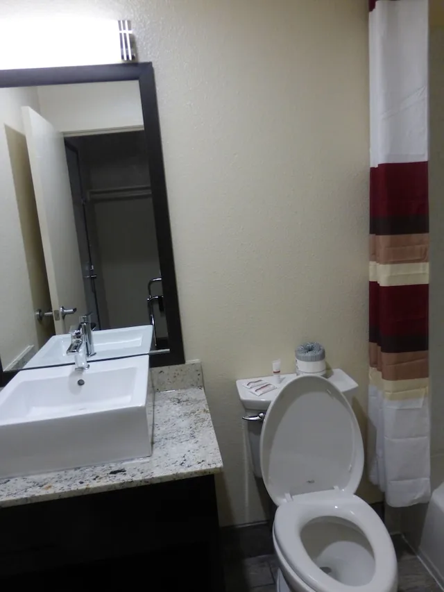 غرفة قياسية بسرير كينج، Red Roof Inn Hayward 8/8