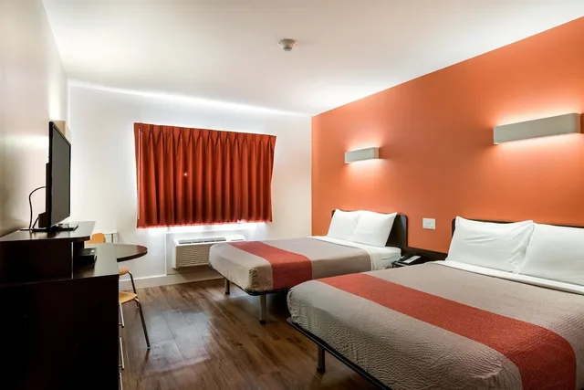 غرفة ديلوكس بسريرين كوين، Motel6 Moncton, NB 2/10