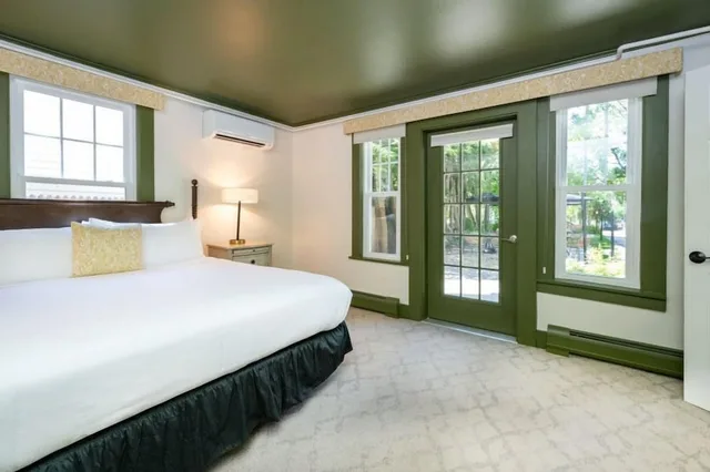 غرفة قياسية بسرير كينج لذوي الإعاقة، Church Street Inn Lenox 1/4