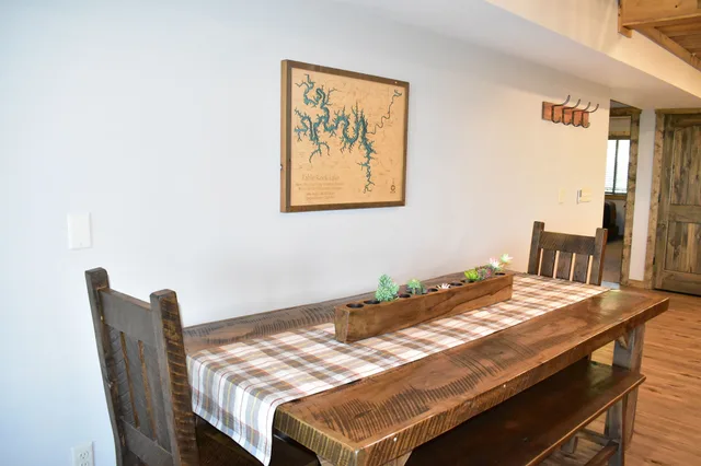 3 Bedrooms, Condo, Loft, King Bed, 2 Queen Beds, Bunk Bed, Lake View, Sofa، Indian Point Lodge Amp Condominiums 4/10