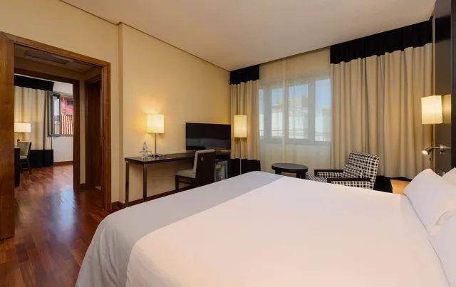 جناح بسرير كينج، Hotel Murcia Rincon de Pepe Affiliated by Melia (ex Tryp Murcia) 1/4
