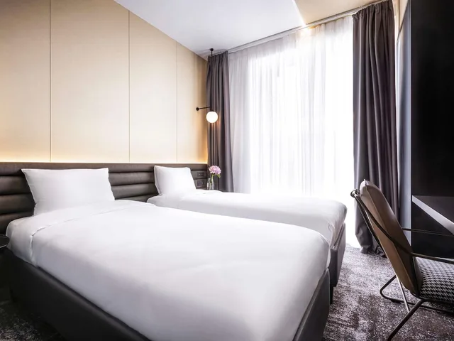 شقة بسرير كينج بغرفتي نوم، Novotel Living Almaty Jetisu 1/3