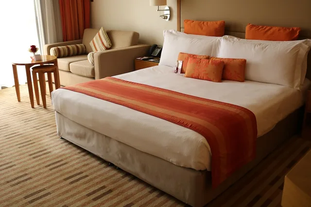 غرفة بسرير كينج بشرفة لذوي الإعاقة، Crowne Plaza Sohar 5/10