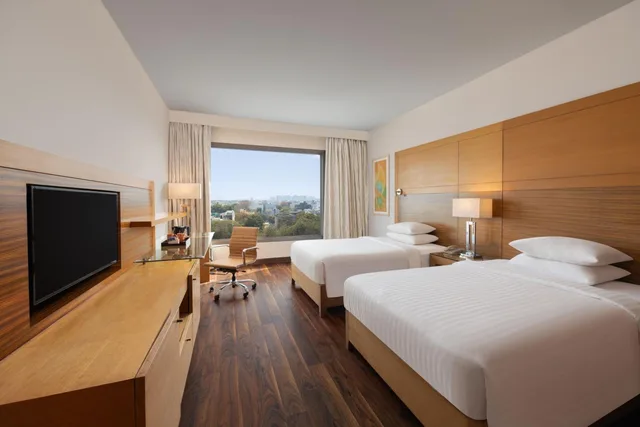 Deluxe, Twin Beds, Courtyard By Marriott Gurugram Downtown 6/10