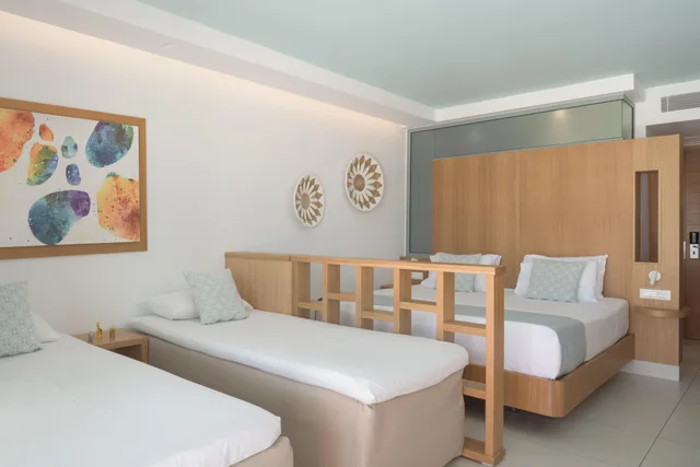 Family room - Open Plan - Sea View، Arina Beach Resort 2/2