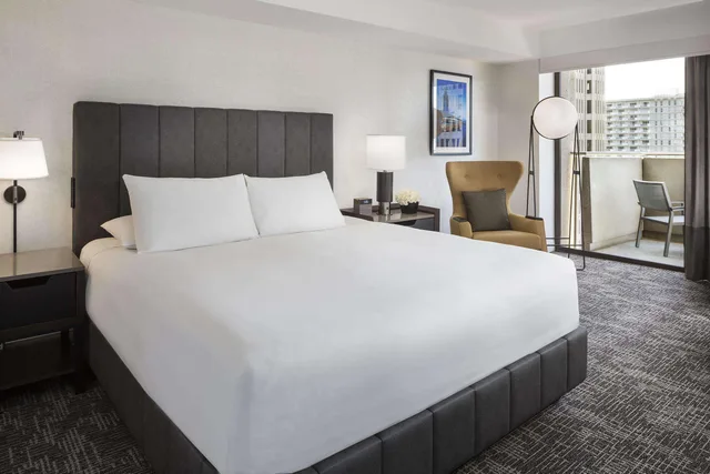 Suite, King Bed, Balcony, Hyatt Regency San Francisco 2/3