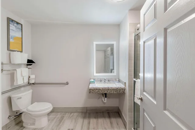 غرفة بسرير كينج، Comfort Inn & Suites Andrews, TX 4/6
