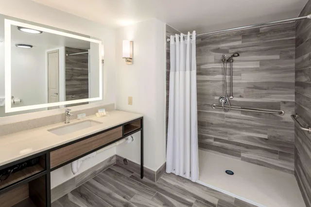 Hospitality, Suite, King Bed, Sofa، Hilton Garden Inn Lafayette Cajundome 5/5