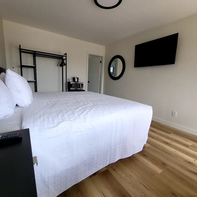 غرفة ديلوكس بسرير كينج، Richland Inn And Suites 2/3