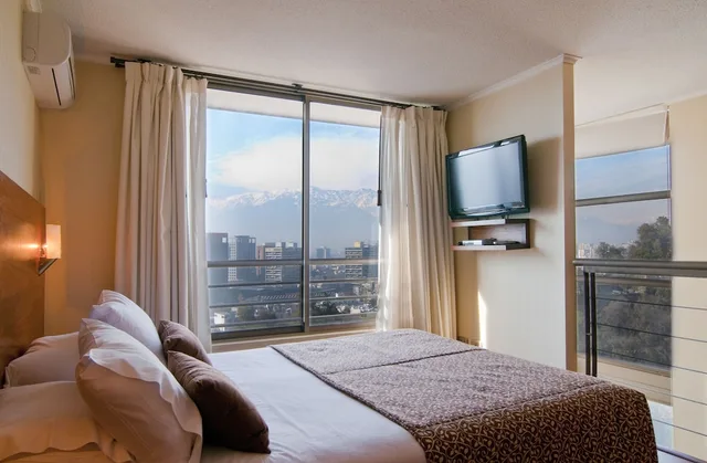 Loft, Queen Bed, Kitchen, Park Plaza Apart Hotel 1/2