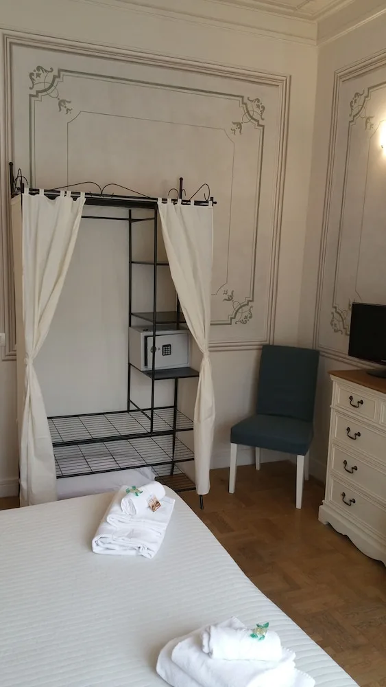 Comfort, Double Bed, External Bathroom، Suites Piazza Del Popolo 4/9