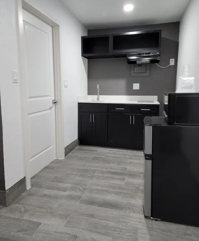 Efficiency, 4 Double Beds، Rodeway Inn Livingston, TX 1/1
