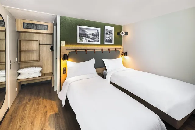 غرفة قياسية بسريرين منفصلين، Campanile Gennevilliers Port 1/9