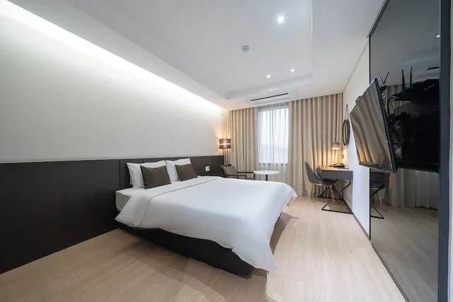 غرفة ديلوكس بسرير مزدوج، Ramada by Wyndham Yongin 5/9