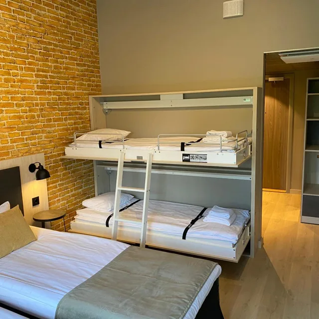 غرفة اقتصادية عائلية، Skyline Airport Hotel 7/10