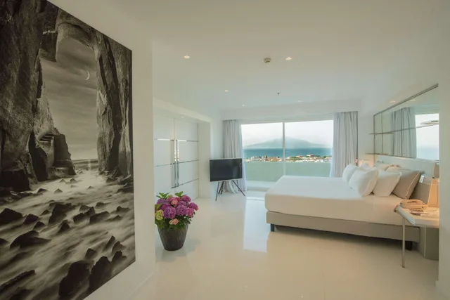 جناح بإطلالة على البحر، Hilton Sorrento Palace 5/7