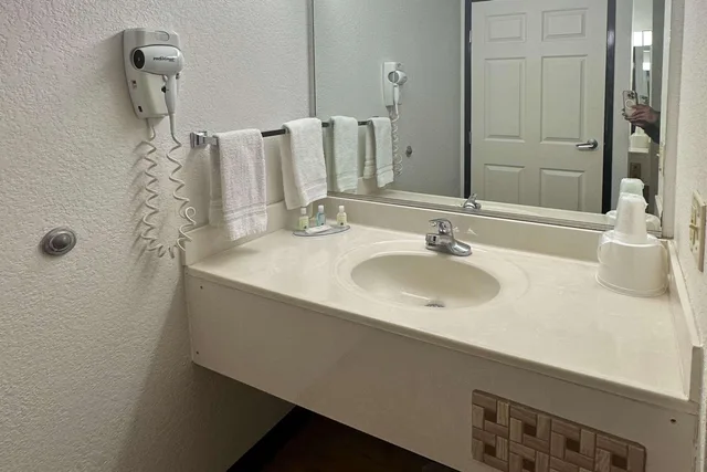 غرفة بسريرين كوين، Quality Inn & Suites Junction, TX 4/5